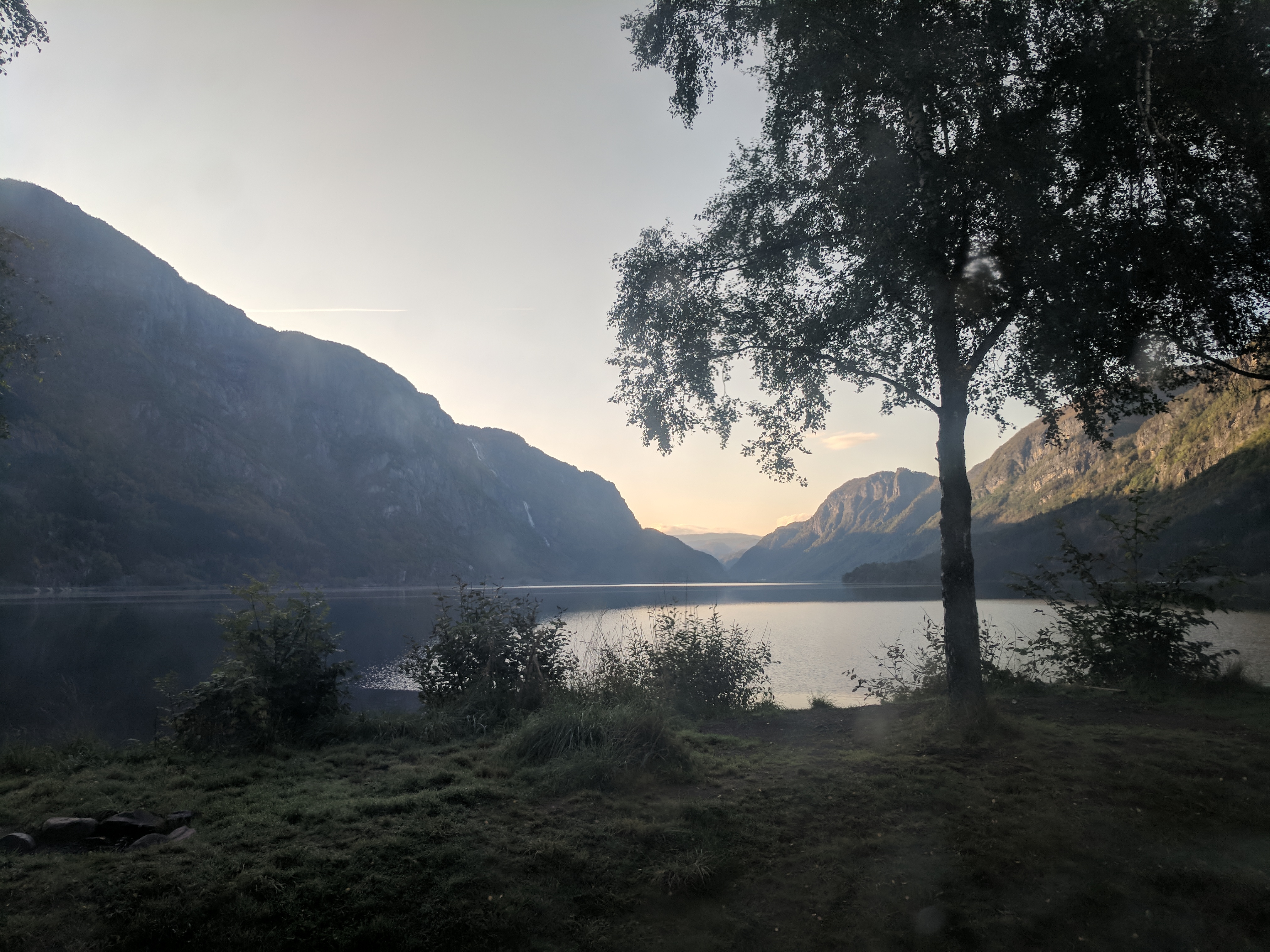 Fjord bei Sonnenaufgang - Skandinavien Tour